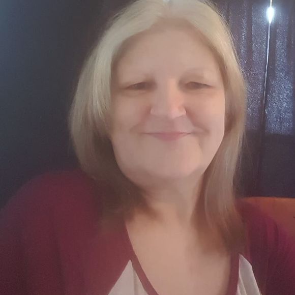 Meet your Posher, Cindy - Picture 1 of 1